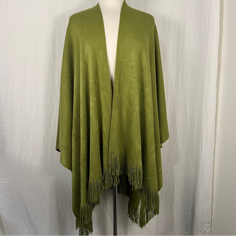 Rikka Fringed Cape